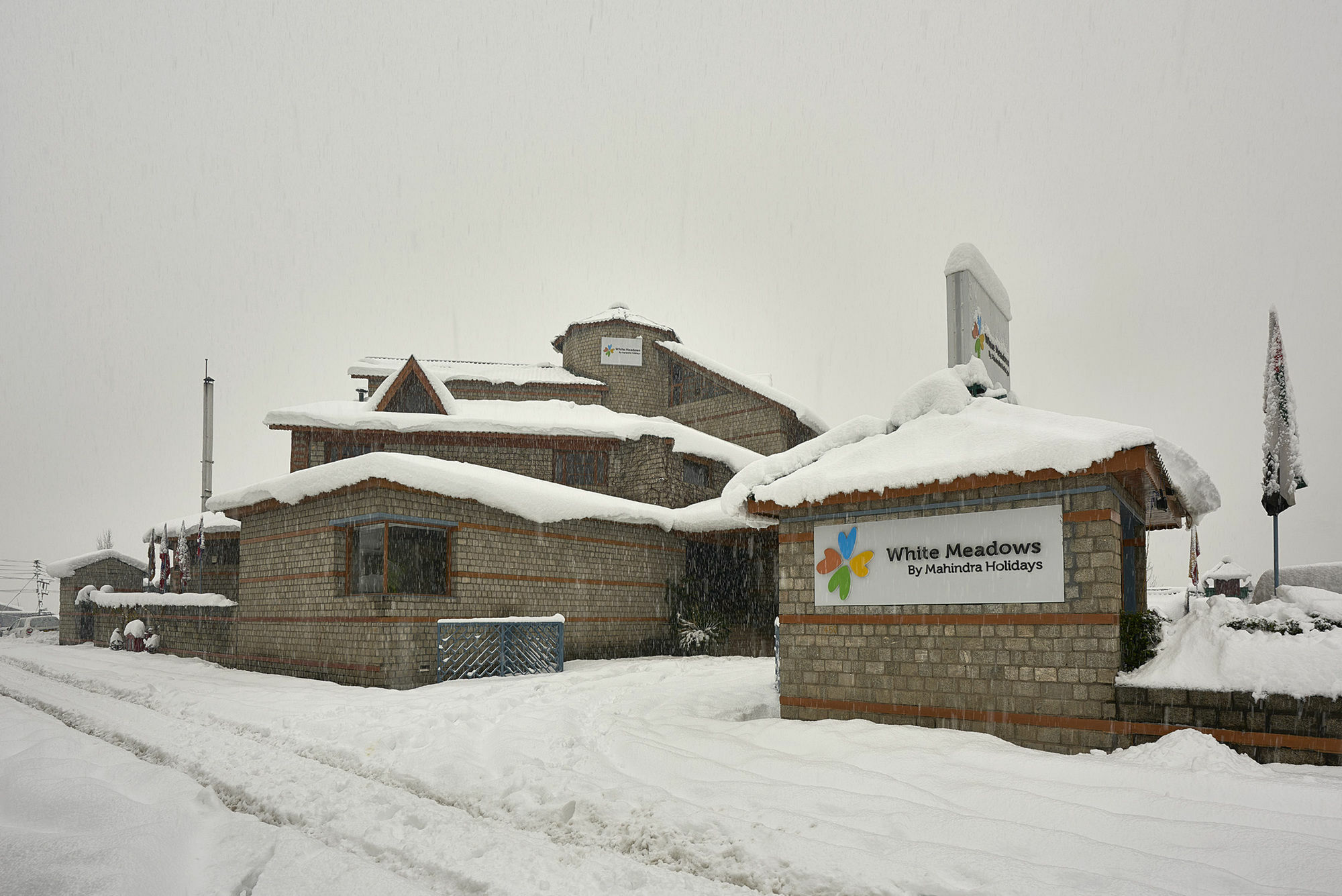 Club Mahindra White Meadows Hotel Manali  Exterior photo